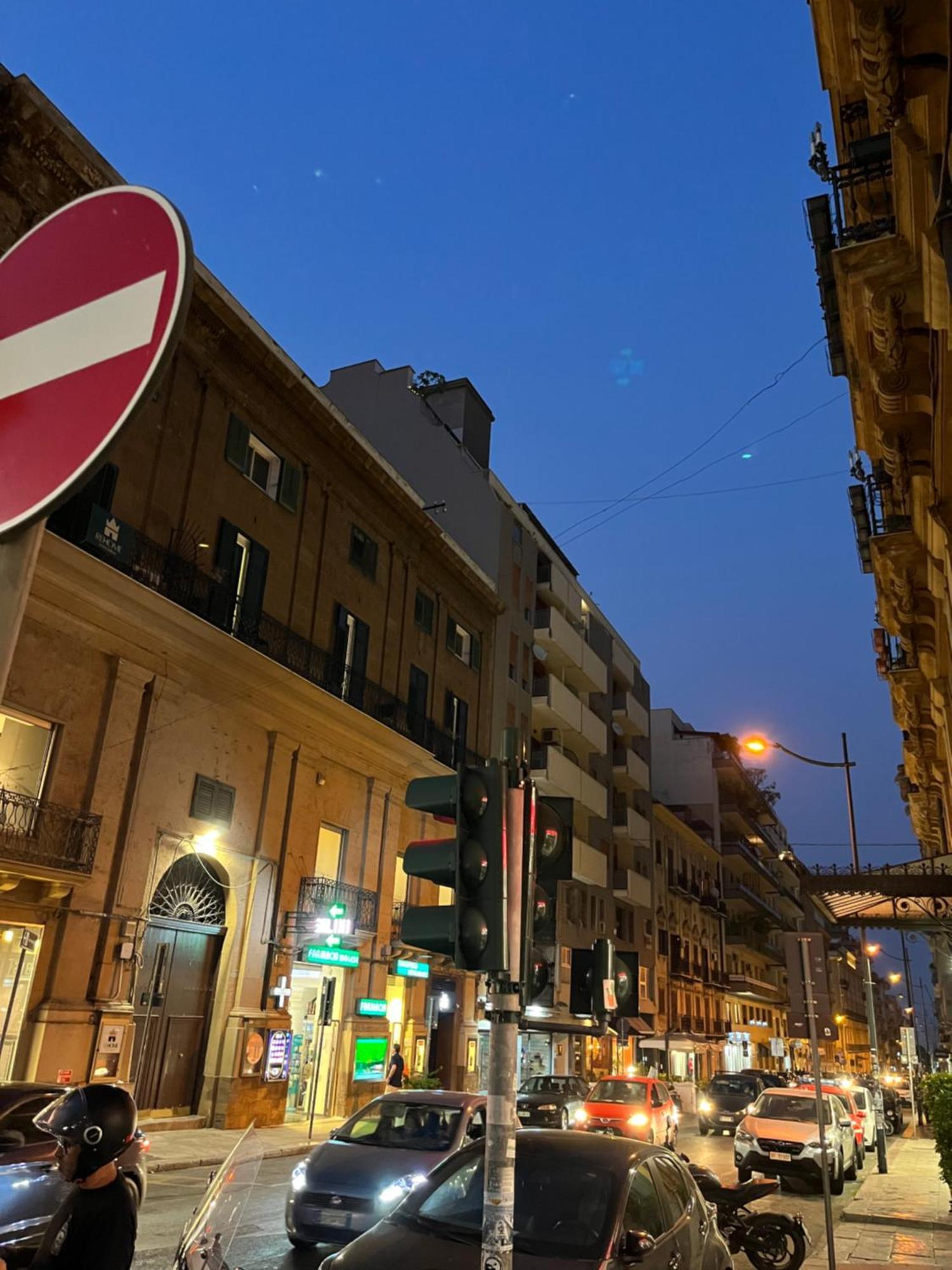 4 Country Side - City Center Palermo Bagian luar foto